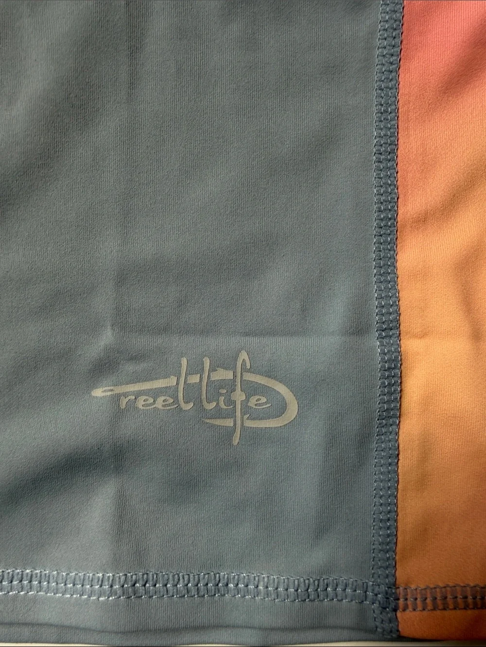 (073)Reel Life Men's Short-Sleeve Rash Guard in Slate Blue wCoral-Peach Sleeves